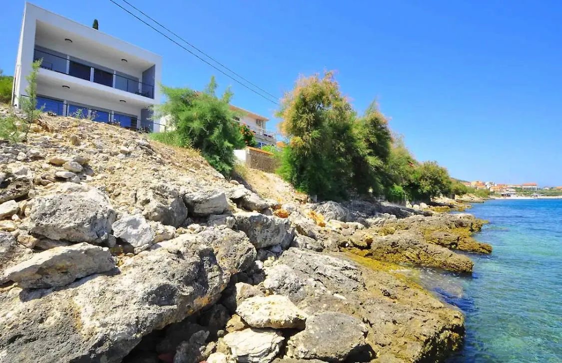 Lovely Apartment Vila Zala Kali