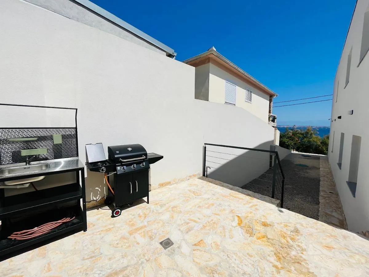Lovely Apartment Vila Zala Kali