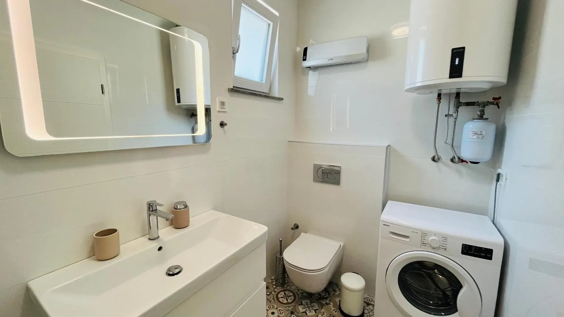 Lovely Apartment Vila Zala Kali