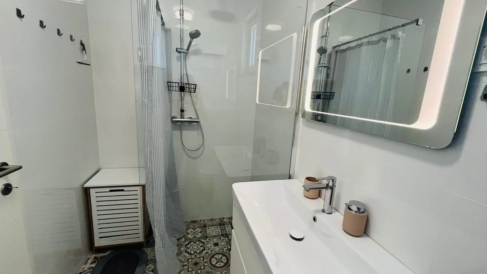 Lovely Apartment Vila Zala Kali